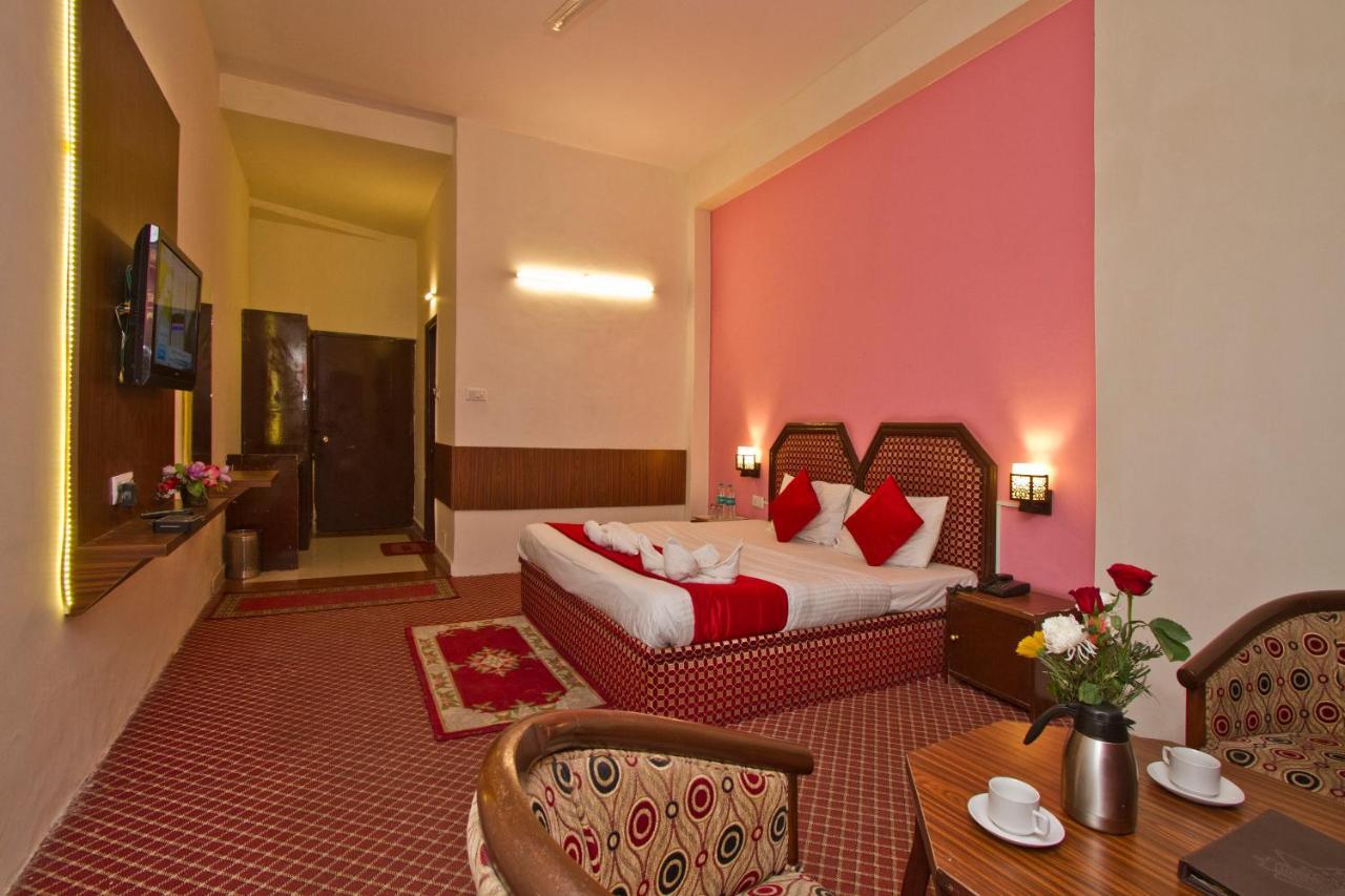 Hotel Sitara International Manāli Zewnętrze zdjęcie